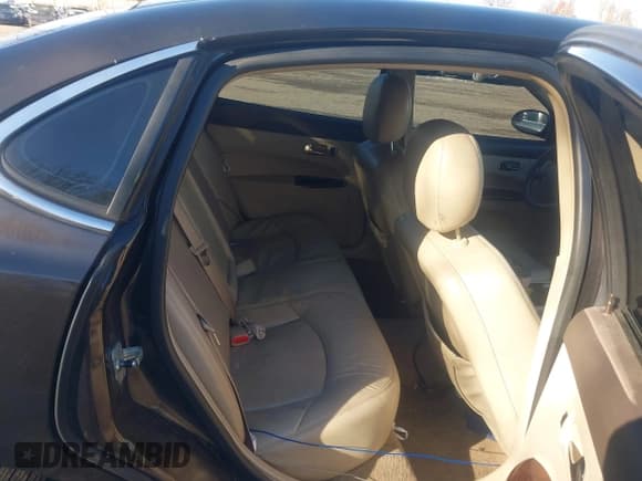 ✅ 2009 Buick LaCrosse CXL • VIN: 2G4WD582X91148106 • Lot: 43830082. Listed on IAAI with 48,106 mi. Free auction sales archive from the USA and detailed vehicle history report at DreamBid. Image 8.