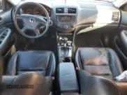 ✅ 2004 Honda Accord EX • VIN: 1HGCM66534A017741 • Лот: 92408425. Опубликован ранее на Copart с пробегом 242 726 миль. Бесплатный доступ к архиву аукционных продаж из США и подробный отчёт об истории автомобиля на DreamBid. Изображение 8.