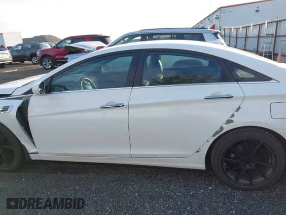 2011 Hyundai Sonata Limited с VIN 5NPEC4AB4BH189777, выставлен на аукционе IAAI как лот 43485009 с пробегом 198 430 миль миль и . История ставок и продаж доступна на DreamBid. Изображение 14.