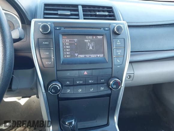 ✅ 2017 Toyota Camry XLE • VIN: 4T1BF1FKXHU312624 • Lot: 43695568. Listed on IAAI with 137,627 mi. Free auction sales archive from the USA and detailed vehicle history report at DreamBid. Image 17.