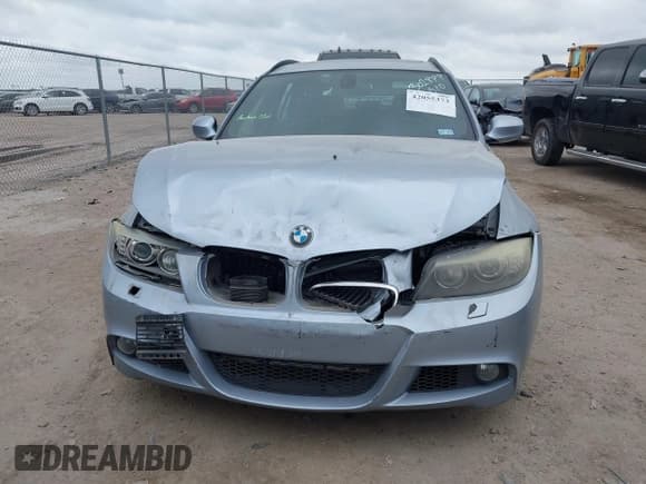 ✅ 2012 BMW 3 Series 328i xDrive • VIN: WBAUU3C5XCA543155 • Lot: 42055373. Listed on IAAI with 192,198 mi. Free auction sales archive from the USA and detailed vehicle history report at DreamBid. Image 12.