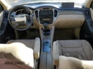 ✅ 2003 Toyota Highlander • VIN: JTEGF21A630087998 • Lot: 90139685. Wystawiony na Copart z przebiegiem 206 273 mil. Bezpłatny archiwum sprzedaży aukcyjnych z USA i szczegółowy raport historii pojazdu na DreamBid. Zdjęcie 8.