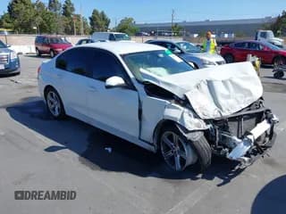 ✅ 2015 BMW 3 Series 320i • VIN: WBA3B1G56FNT04702 • Lot: 42608383. Wystawiony na IAAI z przebiegiem 87 860 mil. Bezpłatny archiwum sprzedaży aukcyjnych z USA i szczegółowy raport historii pojazdu na DreamBid. Zdjęcie 1.