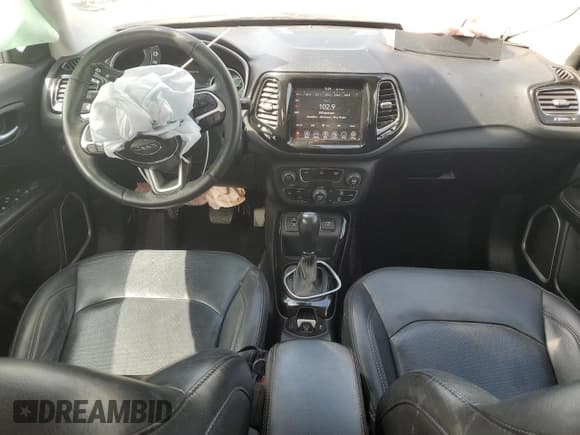 ✅ 2019 Jeep Compass Limited • VIN: 3C4NJCCB2KT664534 • Lot: 59748935. Listed on Copart with 68,433 mi. Free auction sales archive from the USA and detailed vehicle history report at DreamBid. Image 8.