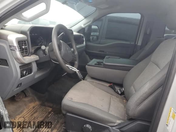 ✅ 2025 Ford F-350 XL • VIN: 1FTRF3DM1SEC87715 • Lot: 86550885. Listed on Copart with 12,189 mi. Free auction sales archive from the USA and detailed vehicle history report at DreamBid. Image 7.