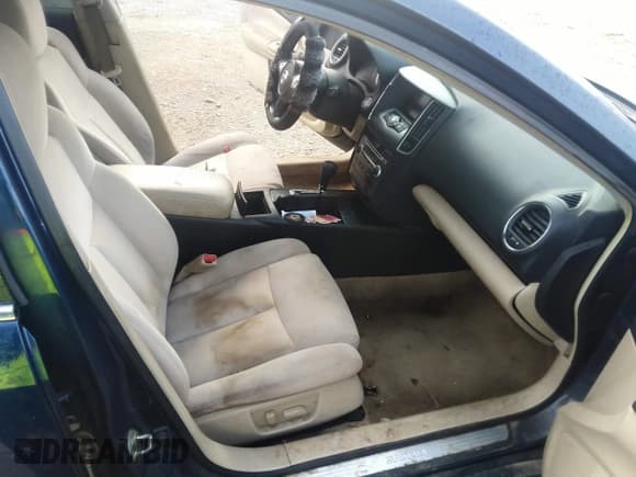 ✅ 2012 Nissan Maxima SV • VIN: 1N4AA5AP8CC868105 • Lot: 41490842. Listed on IAAI with Not provided. Free auction sales archive from the USA and detailed vehicle history report at DreamBid. Image 5.