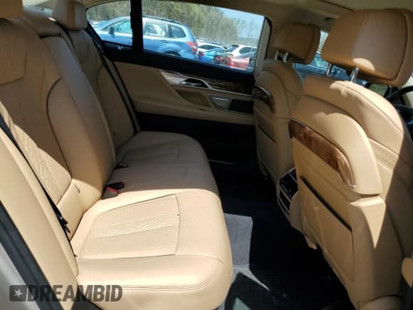 ✅ 2019 BMW 7 Series 740i xDrive • VIN: WBA7E4C50KGV70103 • Lot: 53019885. Listed on Copart with 66,862 mi. Free auction sales archive from the USA and detailed vehicle history report at DreamBid. Image 10.