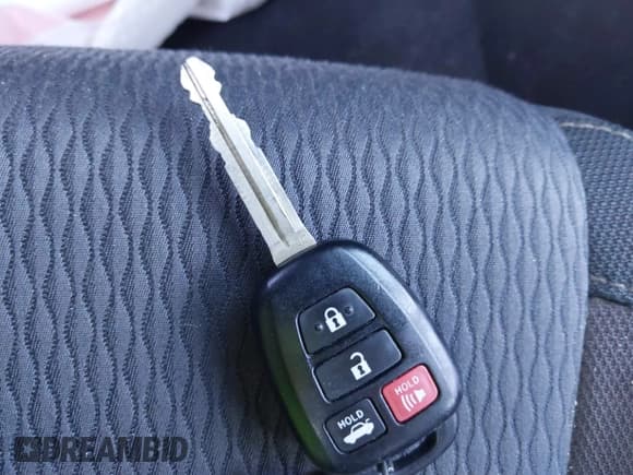 ✅ 2018 Toyota Corolla LE • VIN: 5YFBURHE3JP853906 • Лот: 43189110. Опубликован ранее на IAAI с пробегом 60 810 миль. Бесплатный доступ к архиву аукционных продаж из США и подробный отчёт об истории автомобиля на DreamBid. Изображение 11.