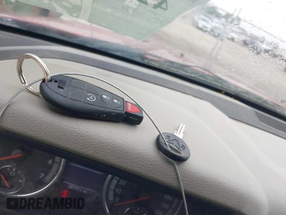 ✅ 2009 Dodge 1500 TRX • VIN: 1D3HV18P79S785623 • Lot: 42318140. Wystawiony na IAAI z przebiegiem 187 971 mil. Bezpłatny archiwum sprzedaży aukcyjnych z USA i szczegółowy raport historii pojazdu na DreamBid. Zdjęcie 11.