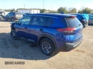 ✅ 2021 Nissan Rogue S • VIN: JN8AT3AA9MW015625 • Lot: 43416916. Wystawiony na IAAI z przebiegiem 93 574 mil. Bezpłatny archiwum sprzedaży aukcyjnych z USA i szczegółowy raport historii pojazdu na DreamBid. Zdjęcie 3.