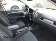 ✅ 2016 Mitsubishi Outlander SE • VIN: JA4AZ3A31GZ048465 • Lot: 43595155. Listed on IAAI with 195,005 mi. Free auction sales archive from the USA and detailed vehicle history report at DreamBid. Image 5.