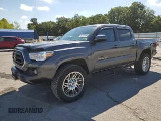 ✅ 2023 Toyota Tacoma SR • VIN: 3TYAX5GN0PT069796 • Лот: 67972445. Опубликован ранее на Copart с пробегом 26 190 миль. Бесплатный доступ к архиву аукционных продаж из США и подробный отчёт об истории автомобиля на DreamBid. Изображение 1.