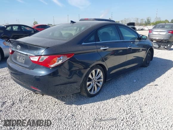 ✅ 2012 Hyundai Sonata SE • VIN: 5NPEC4AB7CH420950 • Lot: 43376599. Listed on IAAI with 165,359 mi. Free auction sales archive from the USA and detailed vehicle history report at DreamBid. Image 4.