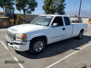 ✅ 2003 GMC Sierra 1500 • VIN: 1GTEC19T93E365042 • Лот: 85345005. Опубликован ранее на Copart с пробегом 200 878 миль. Бесплатный доступ к архиву аукционных продаж из США и подробный отчёт об истории автомобиля на DreamBid. Изображение 1.