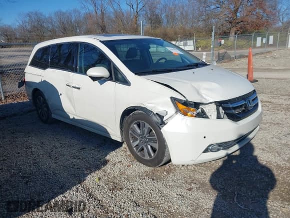 ✅ 2015 Honda Odyssey Touring Elite • VIN: 5FNRL5H99FB074655 • Lot: 43803030. Listed on IAAI with 153,633 mi. Free auction sales archive from the USA and detailed vehicle history report at DreamBid. Image 1.