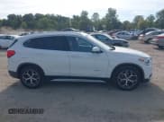 ✅ 2017 BMW X1 xDrive28i • VIN: WBXHT3C32H5F80843 • Lot: 43357310. Wystawiony na IAAI z przebiegiem 83 163 mil. Bezpłatny archiwum sprzedaży aukcyjnych z USA i szczegółowy raport historii pojazdu na DreamBid. Zdjęcie 13.