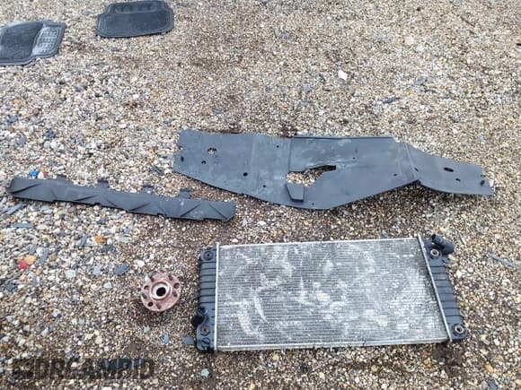 ✅ 1994 Cadillac Seville STS • VIN: 1G6KY5296RU823387 • Лот: 42151901. Опубликован ранее на IAAI с пробегом 165 918 миль. Бесплатный доступ к архиву аукционных продаж из США и подробный отчёт об истории автомобиля на DreamBid. Изображение 12.