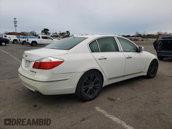 ✅ 2009 Hyundai Genesis • VIN: KMHGC46F39U064687 • Лот: 91064805. Опубликован ранее на Copart с пробегом 88 140 миль. Бесплатный доступ к архиву аукционных продаж из США и подробный отчёт об истории автомобиля на DreamBid. Изображение 3.