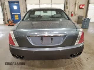 ✅ 2005 Maserati Quattroporte • VIN: ZAMCE39A350017390 • Lot: 72455664. Wystawiony na Copart z przebiegiem 50 394 mil. Bezpłatny archiwum sprzedaży aukcyjnych z USA i szczegółowy raport historii pojazdu na DreamBid. Zdjęcie 6.