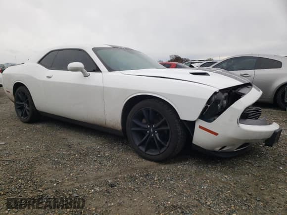 ✅ 2017 Dodge Challenger SXT • VIN: 2C3CDZAG4HH573206 • Lot: 45562223. Wystawiony na Copart z przebiegiem 70 502 mil. Bezpłatny archiwum sprzedaży aukcyjnych z USA i szczegółowy raport historii pojazdu na DreamBid. Zdjęcie 4.
