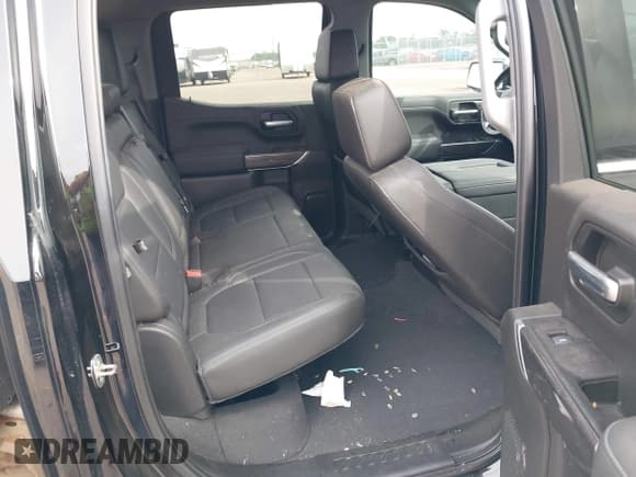 ✅ 2019 Chevrolet Silverado 1500 LTZ • VIN: 3GCUYGELXKG128573 • Lot: 43332498. Wystawiony na IAAI z przebiegiem 67 380 mil. Bezpłatny archiwum sprzedaży aukcyjnych z USA i szczegółowy raport historii pojazdu na DreamBid. Zdjęcie 8.