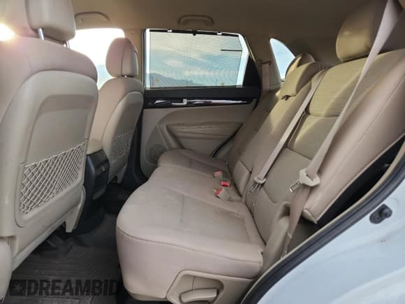 ✅ 2014 Kia Sorento LX • VIN: 5XYKTCA66EG523254 • Лот: 91449255. Опубликован ранее на Copart с пробегом 281 540 миль. Бесплатный доступ к архиву аукционных продаж из США и подробный отчёт об истории автомобиля на DreamBid. Изображение 11.