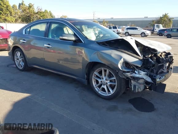 ✅ 2011 Nissan Maxima SV • VIN: 1N4AA5AP6BC805034 • Lot: 43378626. Wystawiony na IAAI z przebiegiem 132 056 mil. Bezpłatny archiwum sprzedaży aukcyjnych z USA i szczegółowy raport historii pojazdu na DreamBid. Zdjęcie 1.