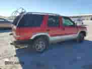 ✅ 1996 Chevrolet Blazer • VIN: 1GNDT13W9T2285134 • Lot: 86460795. Wystawiony na Copart z przebiegiem 262 482 mil. Bezpłatny archiwum sprzedaży aukcyjnych z USA i szczegółowy raport historii pojazdu na DreamBid. Zdjęcie 3.