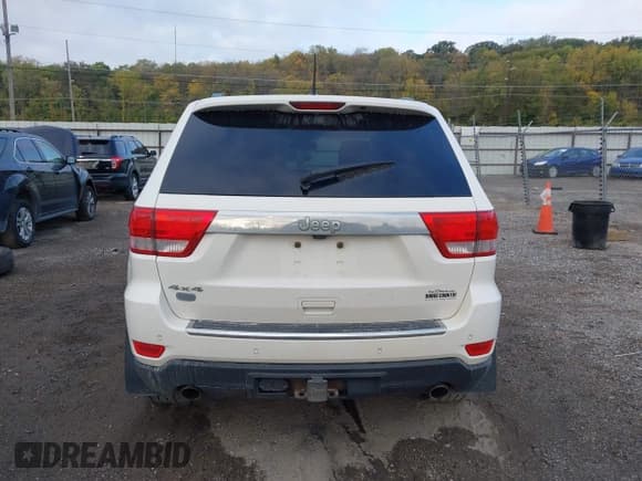 ✅ 2011 Jeep Grand Cherokee Overland • VIN: 1J4RR6GT4BC738511 • Lot: 43349854. Listed on IAAI with 252,639 mi. Free auction sales archive from the USA and detailed vehicle history report at DreamBid. Image 16.