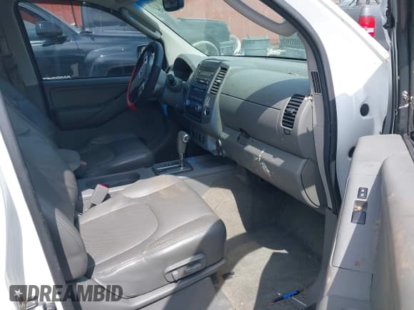 ✅ 2009 Nissan Frontier SE • VIN: 1N6AD07U19C427701 • Lot: 42613374. Wystawiony na IAAI z przebiegiem 164 412 mil. Bezpłatny archiwum sprzedaży aukcyjnych z USA i szczegółowy raport historii pojazdu na DreamBid. Zdjęcie 5.