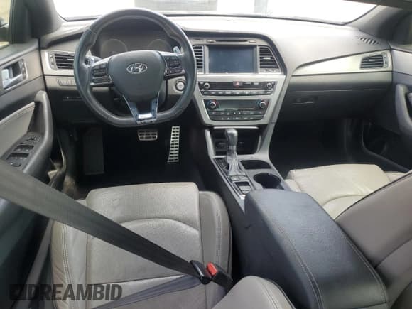 ✅ 2015 Hyundai Sonata Sport • VIN: 5NPE34AB8FH137591 • Lot: 55794115. Wystawiony na Copart z przebiegiem 107 843 mil. Bezpłatny archiwum sprzedaży aukcyjnych z USA i szczegółowy raport historii pojazdu na DreamBid. Zdjęcie 8.