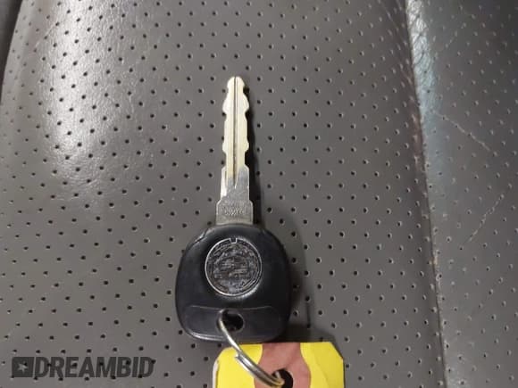 ✅ 2003 Cadillac DeVille DTS • VIN: 1G6KF57953U134219 • Lot: 41615872. Wystawiony na IAAI z przebiegiem 147 901 mil. Bezpłatny archiwum sprzedaży aukcyjnych z USA i szczegółowy raport historii pojazdu na DreamBid. Zdjęcie 11.