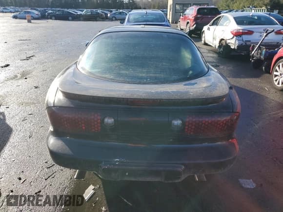 ✅ 1998 Pontiac Firebird Firebird • VIN: 2G2FS22K2W2214739 • Lot: 43852925. Wystawiony na Copart z przebiegiem Nie podano. Bezpłatny archiwum sprzedaży aukcyjnych z USA i szczegółowy raport historii pojazdu na DreamBid. Zdjęcie 6.