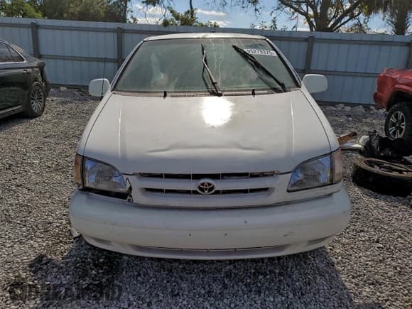 ✅ 1998 Toyota Sienna LE • VIN: 4T3ZF13CXWU066898 • Lot: 95279375. Listed on Copart with Not provided. Free auction sales archive from the USA and detailed vehicle history report at DreamBid. Image 5.