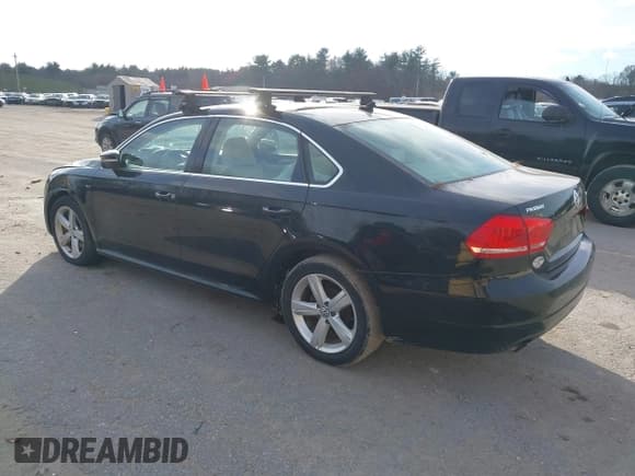 ✅ 2015 Volkswagen Passat S • VIN: 1VWAT7A33FC081593 • Lot: 43745715. Listed on IAAI with 122,137 mi. Free auction sales archive from the USA and detailed vehicle history report at DreamBid. Image 3.