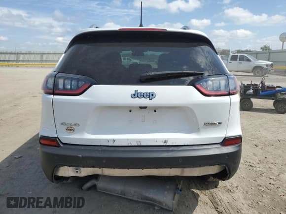 ✅ 2020 Jeep Cherokee Latitude Plus • VIN: 1C4PJMLB4LD564201 • Lot: 82052435. Wystawiony na Copart z przebiegiem 89 346 mil. Bezpłatny archiwum sprzedaży aukcyjnych z USA i szczegółowy raport historii pojazdu na DreamBid. Zdjęcie 6.