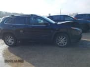 ✅ 2018 Jeep Cherokee Limited • VIN: 1C4PJMDX7JD571828 • Lot: 43731156. Wystawiony na IAAI z przebiegiem 95 776 mil. Bezpłatny archiwum sprzedaży aukcyjnych z USA i szczegółowy raport historii pojazdu na DreamBid. Zdjęcie 13.