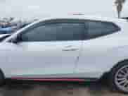 2020 Hyundai Veloster z VIN KMHT36AH1LU005678, wystawiony jako IAAI lot #42054320 z przebiegiem 102 802 mil mil oraz . Historia ofert i sprzedaży dostępna na DreamBid. Obrazek 14.