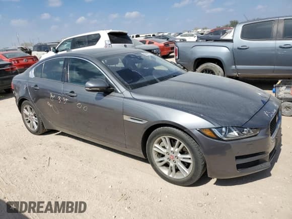 ✅ 2017 Jaguar XE 25t Premium • VIN: SAJAD4BG6HA956407 • Лот: 86443755. Опубликован ранее на Copart с пробегом 67 347 миль. Бесплатный доступ к архиву аукционных продаж из США и подробный отчёт об истории автомобиля на DreamBid. Изображение 4.