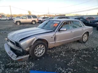 ✅ 2002 Jaguar XJ 8 • VIN: SAJDA14C12LF41461 • Лот: 83334504. Опубликован ранее на Copart с пробегом 52 268 миль. Бесплатный доступ к архиву аукционных продаж из США и подробный отчёт об истории автомобиля на DreamBid. Изображение 1.