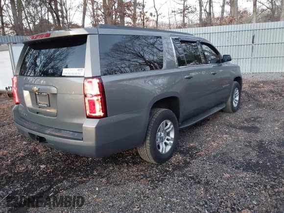 ✅ 2017 Chevrolet Suburban LS • VIN: 1GNSCGKC0HR328355 • Lot: 41039618. Listed on IAAI with 76,028 mi. Free auction sales archive from the USA and detailed vehicle history report at DreamBid. Image 4.
