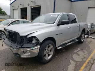 ✅ 2010 Dodge 1500 Laramie • VIN: 1D7RV1CT2AS263140 • Лот: 54698164. Опубликован ранее на Copart с пробегом 256 790 миль. Бесплатный доступ к архиву аукционных продаж из США и подробный отчёт об истории автомобиля на DreamBid. Изображение 1.
