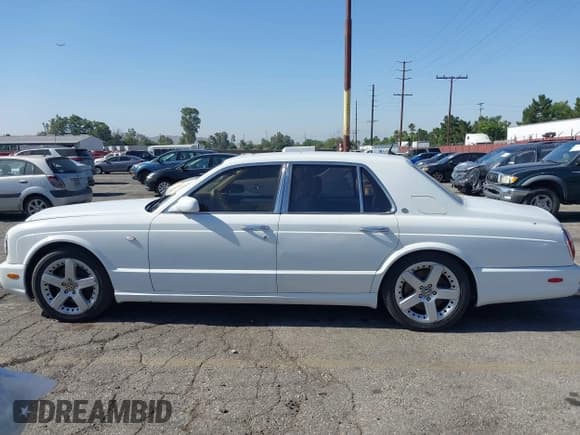 ✅ 2004 Bentley Arnage • VIN: SCBLF34F04CX09871 • Lot: 42515104. Wystawiony na IAAI z przebiegiem 44 295 mil. Bezpłatny archiwum sprzedaży aukcyjnych z USA i szczegółowy raport historii pojazdu na DreamBid. Zdjęcie 14.