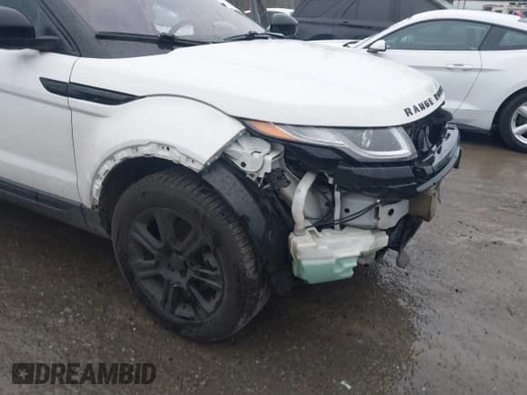 ✅ 2017 Land Rover Range Rover Evoque SE • VIN: SALVP2BG1HH239795 • Lot: 43797451. Listed on IAAI with 92,537 mi. Free auction sales archive from the USA and detailed vehicle history report at DreamBid. Image 18.