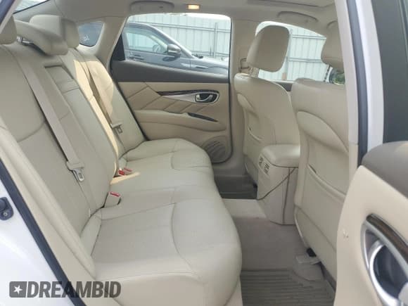 ✅ 2015 Infiniti Q70 • VIN: JN1BY1AR0FM560352 • Лот: 68023504. Опубликован ранее на Copart с пробегом 88 136 миль. Бесплатный доступ к архиву аукционных продаж из США и подробный отчёт об истории автомобиля на DreamBid. Изображение 10.