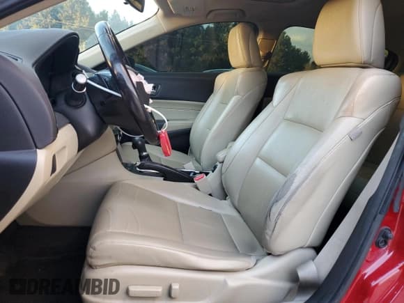 ✅ 2017 Acura ILX • VIN: 19UDE2F30HA011118 • Lot: 86231075. Wystawiony na Copart z przebiegiem 204 966 mil. Bezpłatny archiwum sprzedaży aukcyjnych z USA i szczegółowy raport historii pojazdu na DreamBid. Zdjęcie 7.