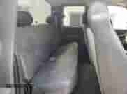 2005 Chevrolet Silverado 1500 LS z VIN 1GCEK19T35E177042, wystawiony jako Copart lot #70956164 z przebiegiem 84 434 mil mil oraz Czysty tytuł • Clean title. Historia ofert i sprzedaży dostępna na DreamBid. Obrazek 10.