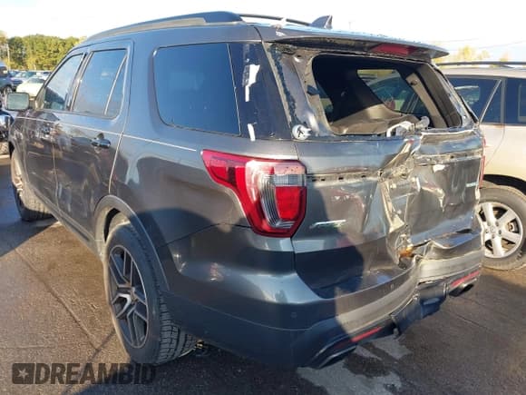 ✅ 2016 Ford Explorer Sport • VIN: 1FM5K8GT5GGB59902 • Lot: 43485609. Listed on IAAI with 113,810 mi. Free auction sales archive from the USA and detailed vehicle history report at DreamBid. Image 3.