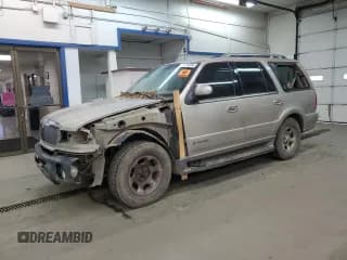 ✅ 2000 Lincoln Navigator • VIN: 5LMEU27A2YLJ28957 • Лот: 82571234. Опубликован ранее на Copart с пробегом 228 794 миль. Бесплатный доступ к архиву аукционных продаж из США и подробный отчёт об истории автомобиля на DreamBid. Изображение 1.