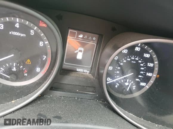 ✅ 2017 Hyundai Santa Fe 2.4L • VIN: 5XYZUDLB4HG390672 • Лот: 41134644. Опубликован ранее на Copart с пробегом Не указан. Бесплатный доступ к архиву аукционных продаж из США и подробный отчёт об истории автомобиля на DreamBid. Изображение 9.